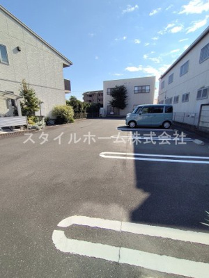 【駐車場】 | フィーコート新栄 | 別部屋写真です。