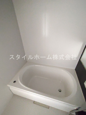 【浴室】 | フィーコート新栄 | 別部屋写真です。