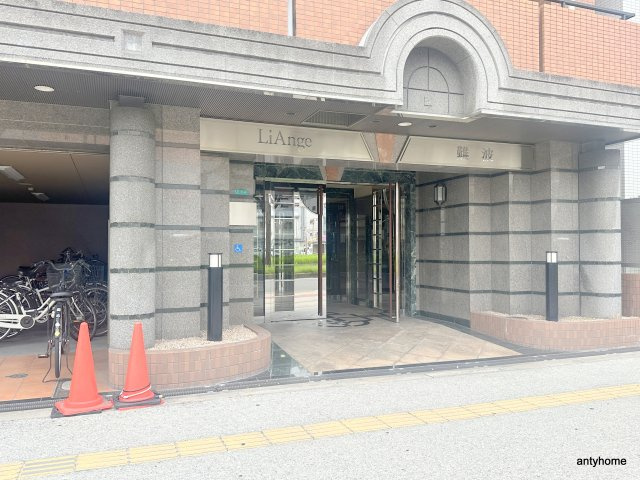 リアンジェ難波　仲介手数料無料のエントランス