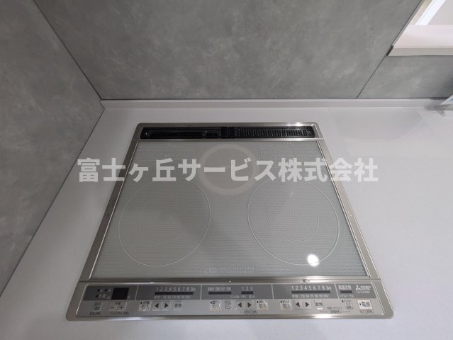 【その他】 | 浜松市浜名区内野台1丁目 新築一戸建て | 3口IHコンロがあります