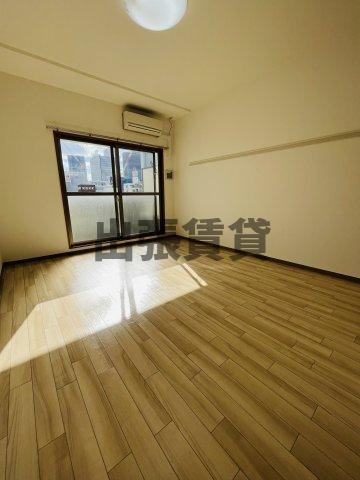 仲介手数料0円！Proudearの居間・リビング