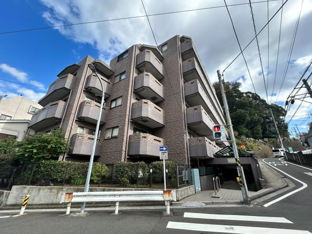 サングレイス横浜蒔田の外観