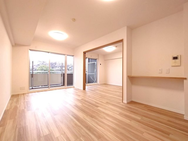 グラン・コート六ッ川ガーデンの居間・リビング