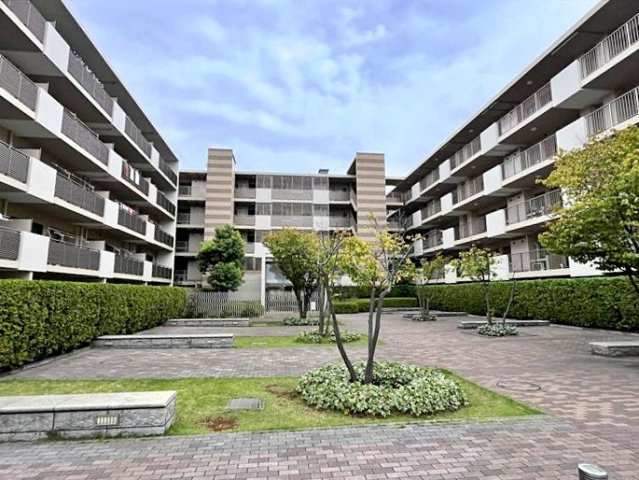 エルフィーノ横浜・市沢の丘の外観