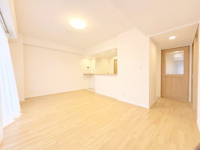 リズ東林間の居間・リビング