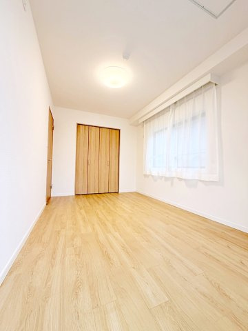 リズ東林間の洋室