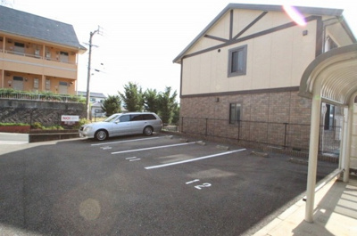 【駐車場】 | グランシャリオ B棟 | 駐車場