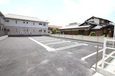 【駐車場】 | クリスコーラＢ棟 | 駐車場