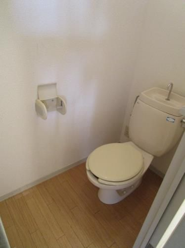 フロイント長門石のトイレ|清潔感のあるトイレです☆