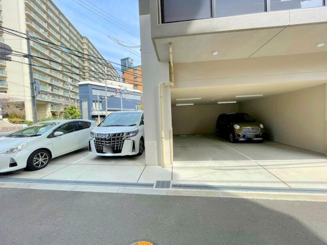 クアンツの駐車場