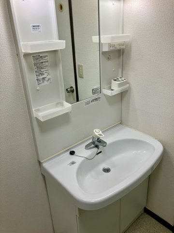 本町戸建の洗面所