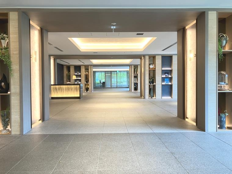 幕張ベイパーククロスタワー＆レジデンスのエントランス