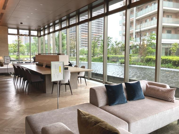 幕張ベイパーククロスタワー＆レジデンスのロビー