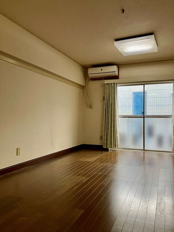 時崎ビルの寝室