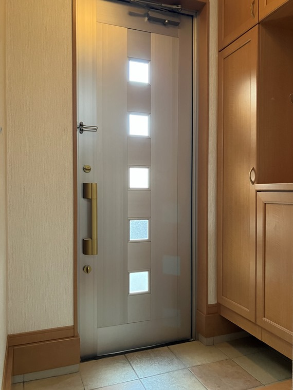 指扇戸建の玄関