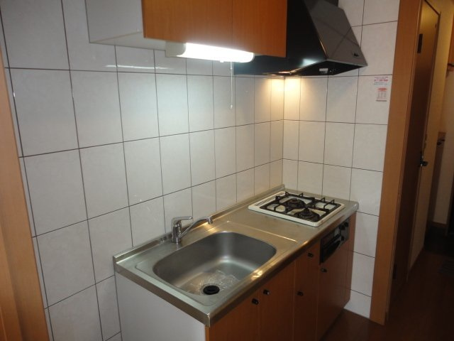 グランドールヒルズのキッチン|2口コンロ付のシステムキッチンです♪