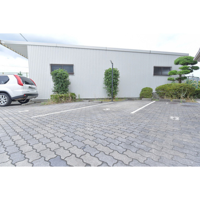 新千里ハイツこうじの駐車場