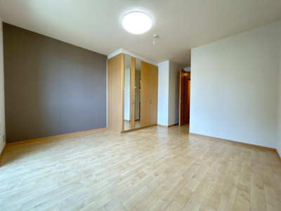 【内装】 | フローリスト | 洋室