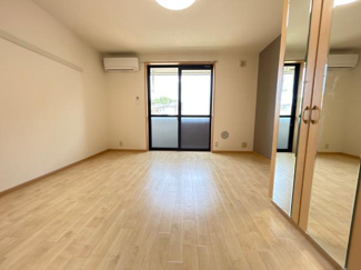 【内装】 | フローリスト | 洋室