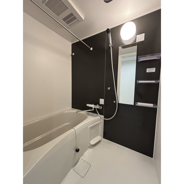 ブロード服部天神駅前レジデンスの浴室