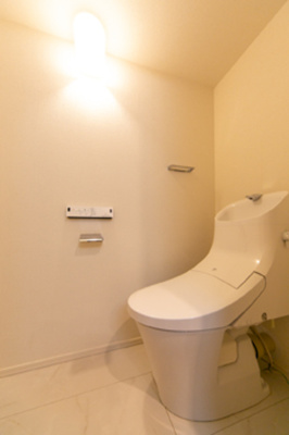 【トイレ】 | エストレリータ新宿落合 | ※写真は同タイプ住戸です。