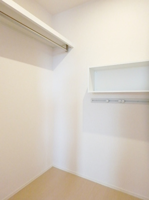 ウォークインクローゼット内