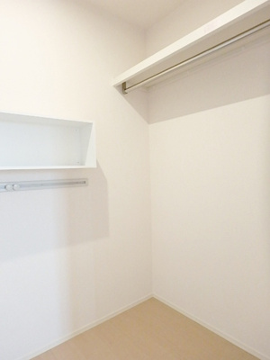 ウォークインクローゼット内