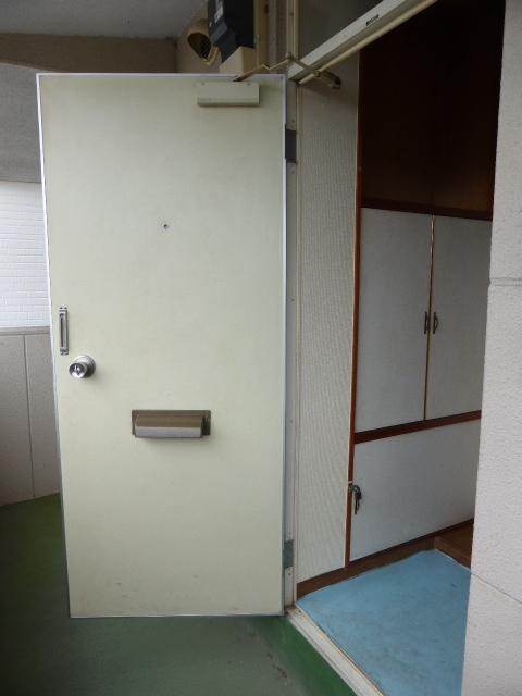 ヒルズ池下　Ｂ棟の玄関