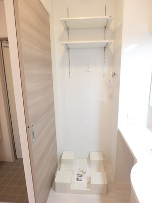 室内洗濯機置場（棚付）