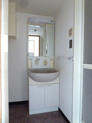 【洗面所】 | フェニックス麻布狸穴公園 | 洗面台　※前回募集時2023年1月の写真