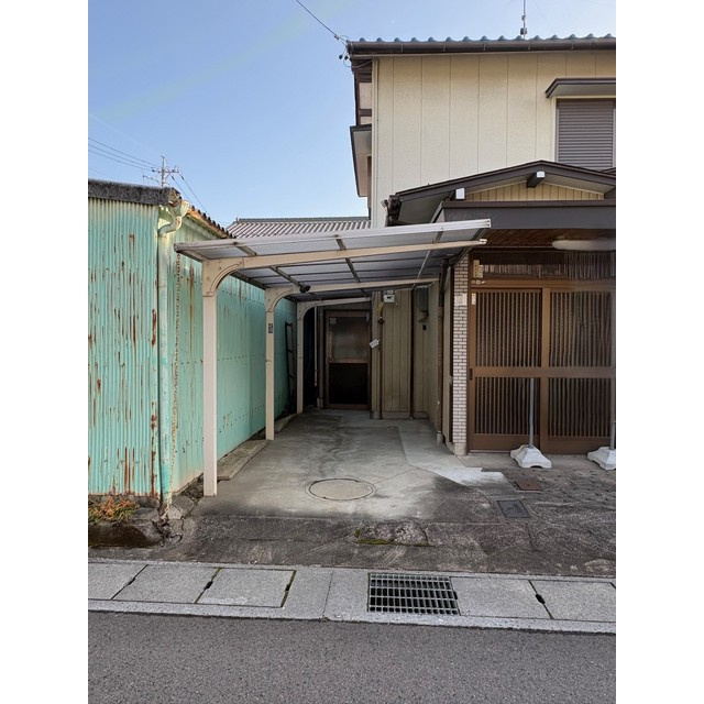 岐阜市山吹町３丁目の一戸建ての駐車場