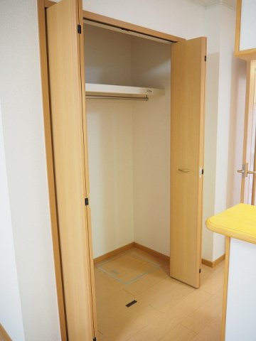 ベル・ガーデンＢの収納|こまごまとしたものを収納できそうですね