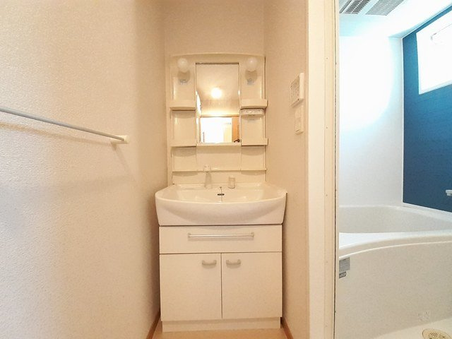 シエル黒瀬Ⅲの洗面所|コンパクトで使いやすい洗面所