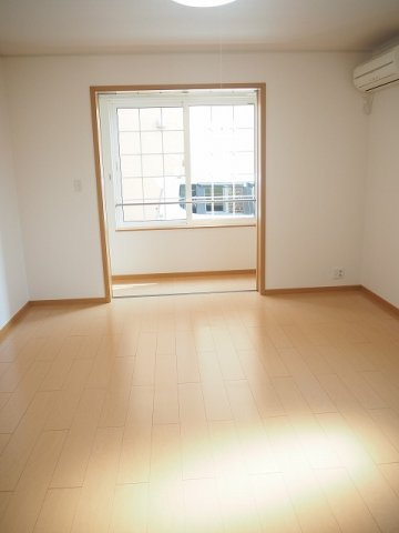 ミューＡの内装|明るい色調の室内です