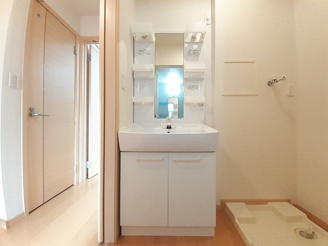 プレシャス　手屋の洗面所|ゆったりとスペースのある洗面所