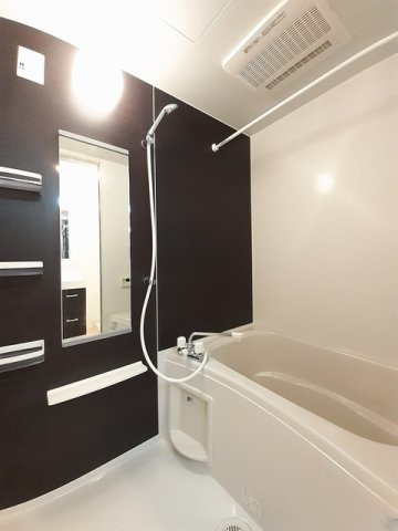 カーサ　レジーナⅡの浴室|きれいなお風呂です