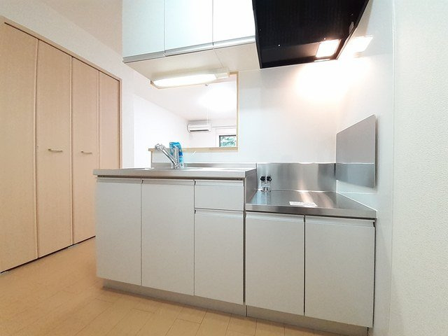 アプローズ・ムーンのキッチン|コンパクトなキッチンで掃除もラクラク