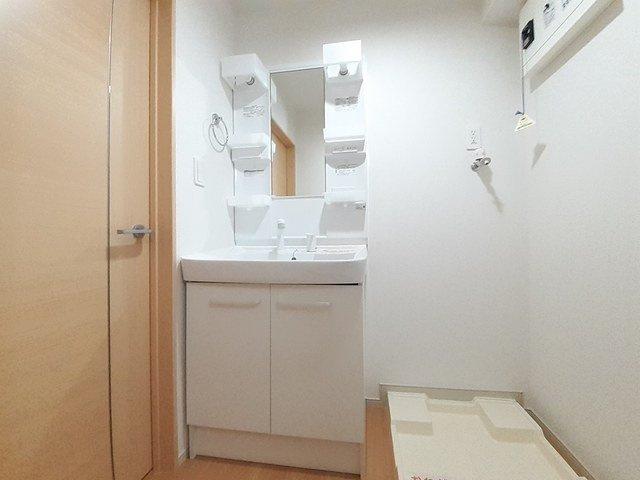 アメージング藍の洗面所|ゆったりとスペースのある洗面所