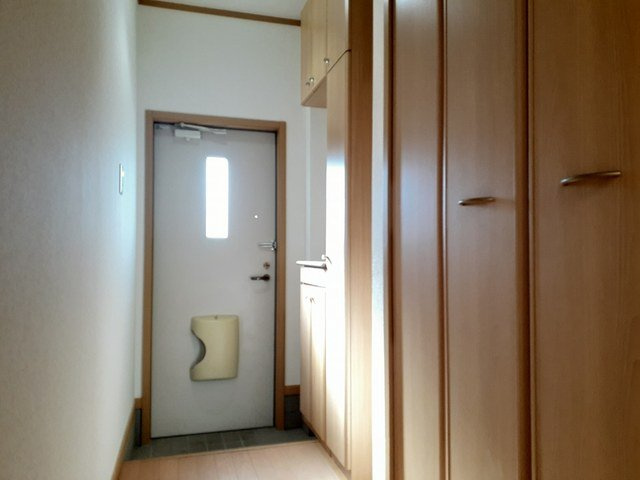 セトルⅡの玄関|明るい玄関です