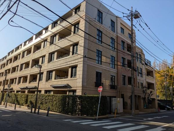 横浜市神奈川区台町の中古マンションの外観|駅まで徒歩9分のためアクセスも便利な物件です！
