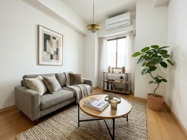 【洋室】 | グランシティ横浜西口 | 白とナチュラルの落ち着いたカラーセレクトです。
※CGにて、家具等の配置をしております。なお家具等は販売価格には含まれておりません。