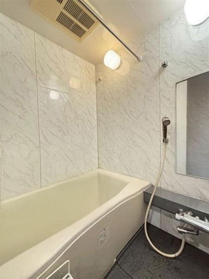 【浴室】 | グランシティ横浜西口 | ゆったりとお過ごしいただけるバスルームです。心と身体の疲れを癒してくれる安らぎの空間♪