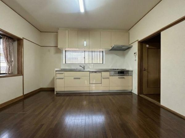 【居間・リビング】 | 須磨区高倉台5丁目　中古戸建