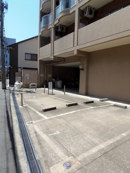 ライオンズマンション大正の駐車場|★駐車場完備★