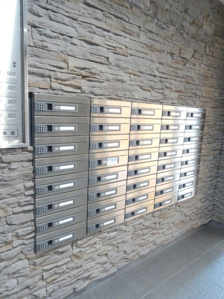 ライオンズマンション大正のエントランス|★郵便受け★