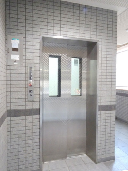 ライオンズマンション大正のエントランス|★楽々エレベーター完備★