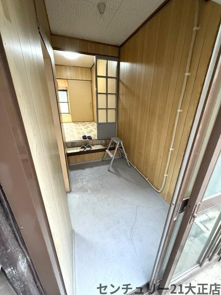 大正区南恩加島戸建の玄関