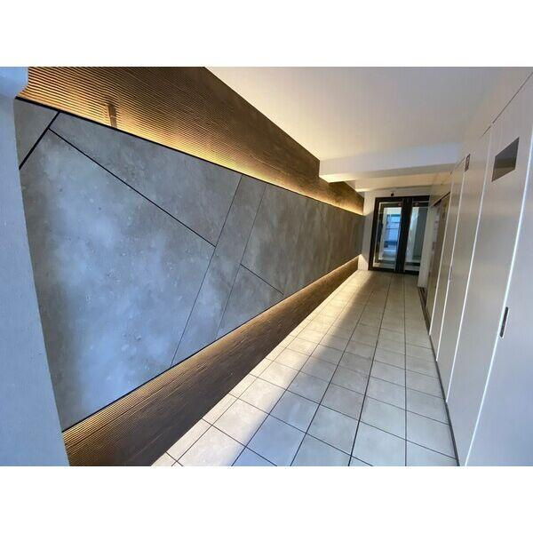 U residence 弁天町　(是空弁天)のエントランス