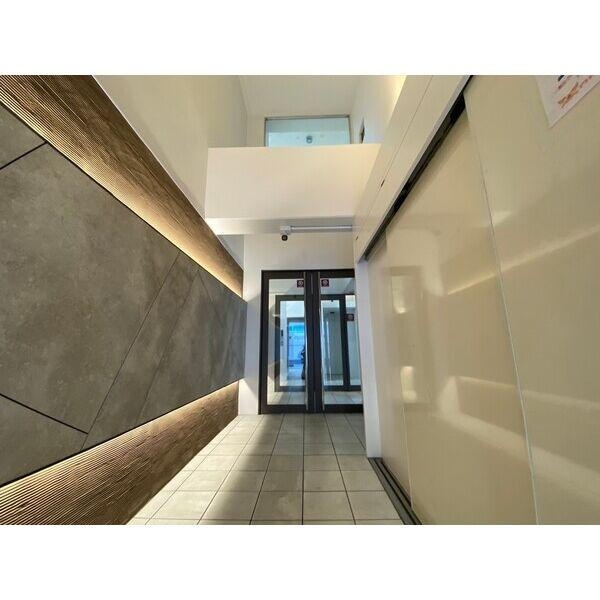 U residence 弁天町　(是空弁天)のエントランス