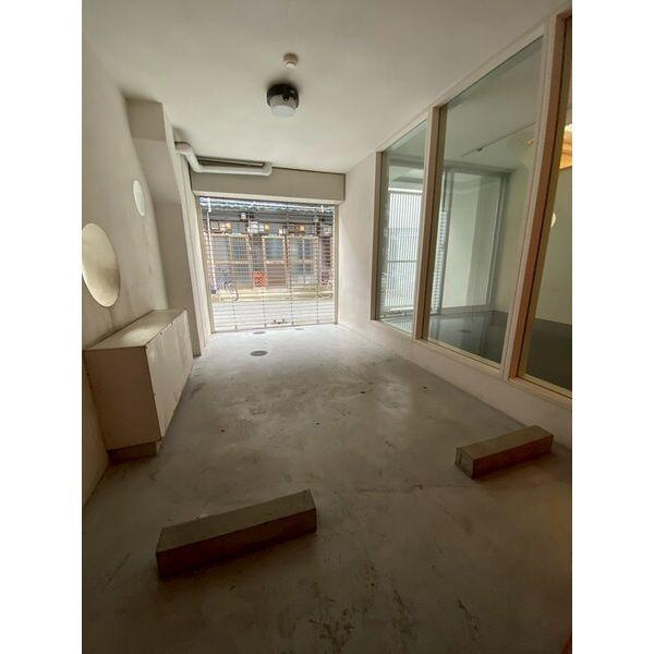 U residence 弁天町　(是空弁天)の駐車場